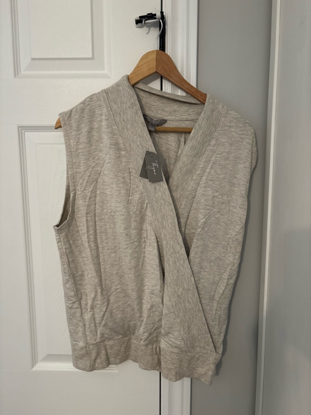 Thyme RW&Co nursing top size small
